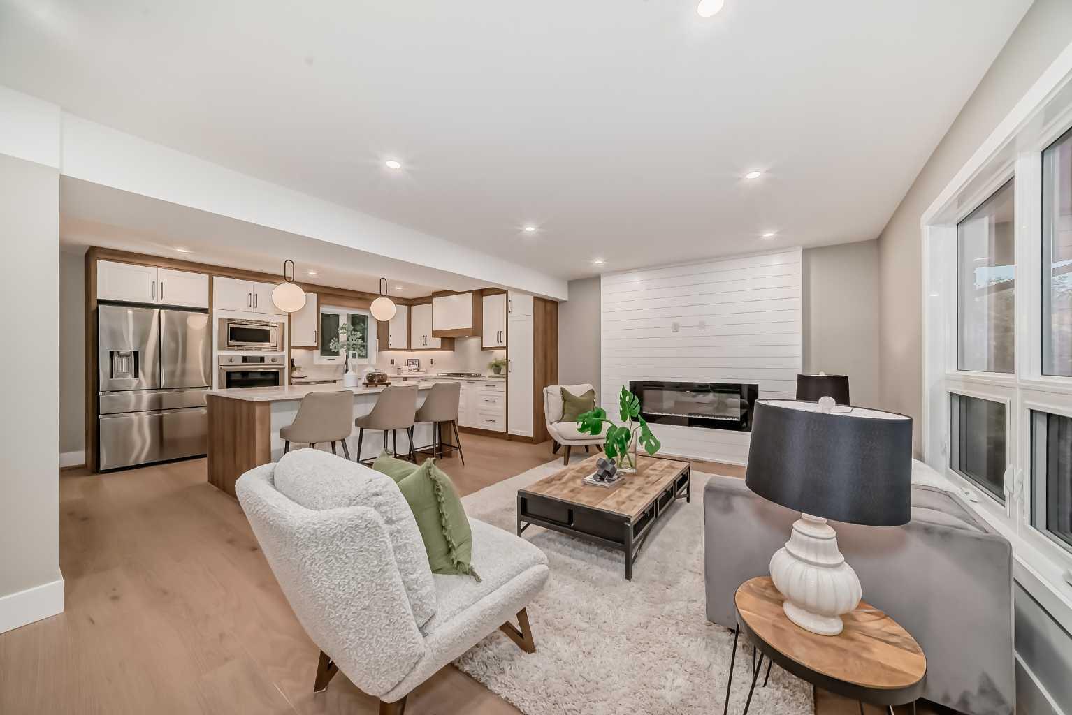 Lake Bonavista 1971 two-storey - interior