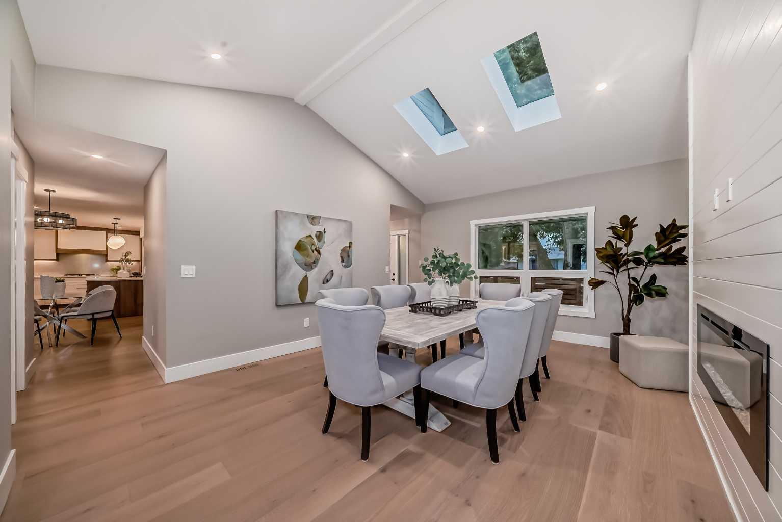 Lake Bonavista 1971 two-storey - kitchen